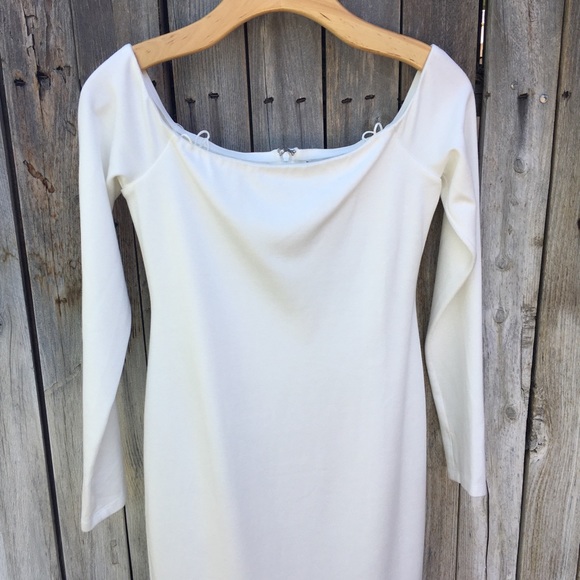 NWT Alice + Olivia Dorinda Off Shoulder Long Sleeve Knit Midi Dress White 6 - Picture 3 of 16